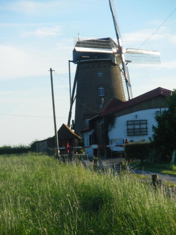 La Vallee Des Trois Monts Saint-Sylvestre-Cappel Exterior foto